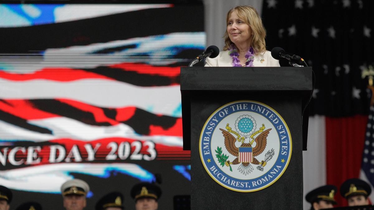 kathleen-kavalec_18975900