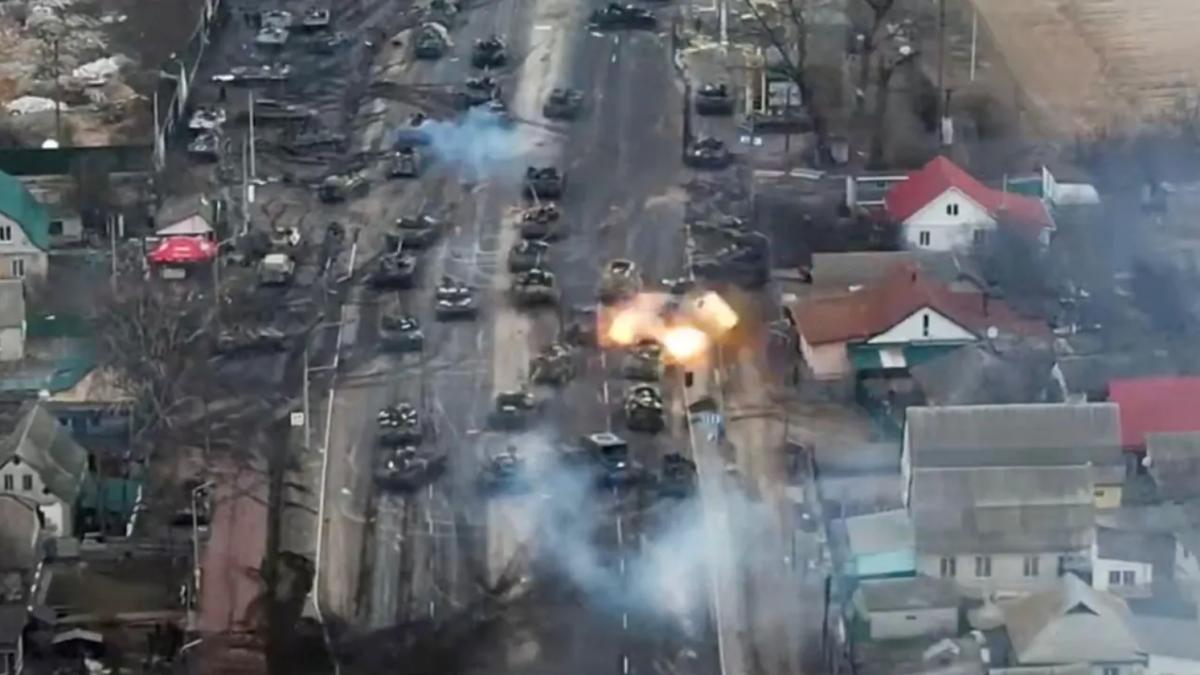 Gen. Barbu: 1.000 de ani nu vom mai vedea o așa greșeală militară precum coloana rusă întinsă pe 60 km. Ucraina nu a căzut în „plasa” tancurilor