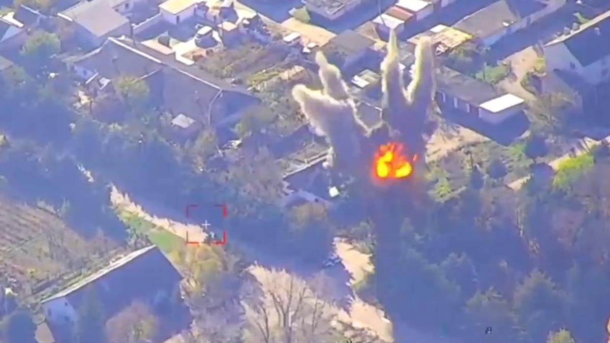 Poziţiile forţelor ruse de ocupaţie din regiunea Herson, lovite cu sisteme de rachete HIMARS (Foto/Video)