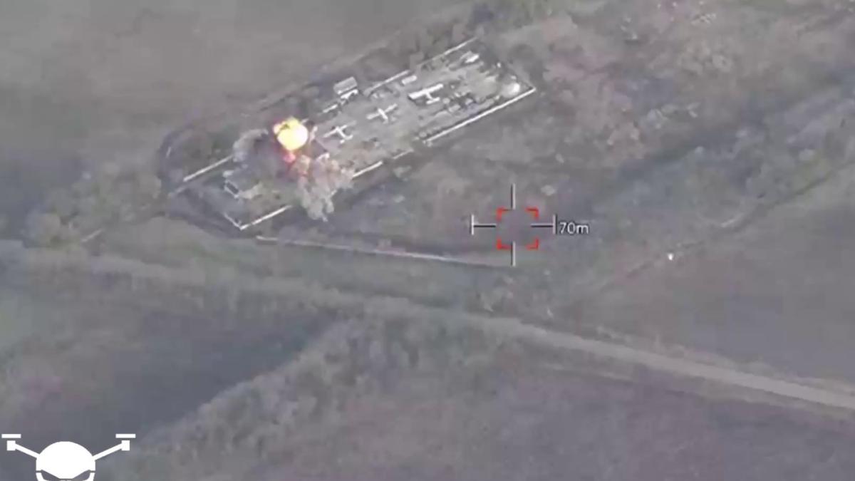 Forțele Armate ale Ucrainei au bombardat un aerodrom din regiunea Herson folosit de ruși (Foto/Video)