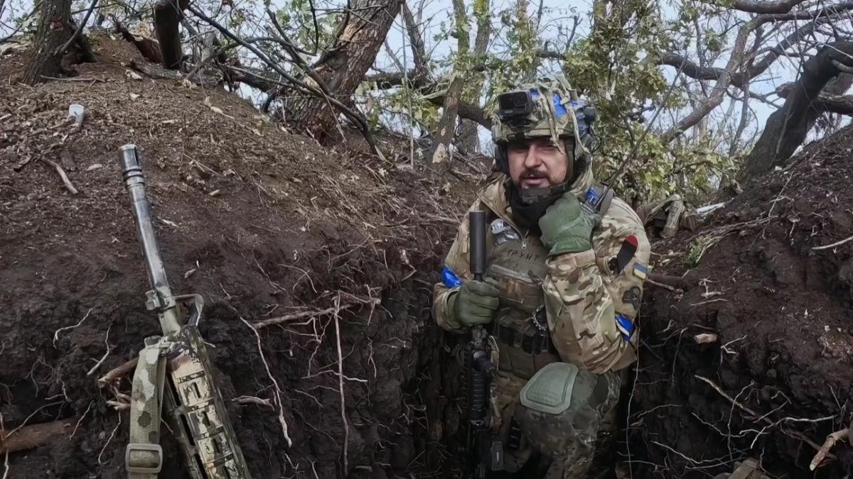 militar-ucrainean-in-transeu-pe-frontul-din-advinka_54725000