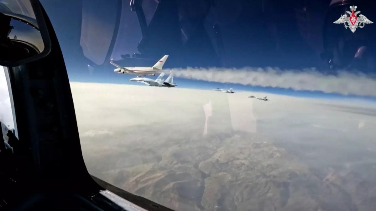 ”Drumul petrolului”. După ce a mers în Golf escortat de patru Su-35S, Putin l-a chemat la Moscova pe președintele Iranului