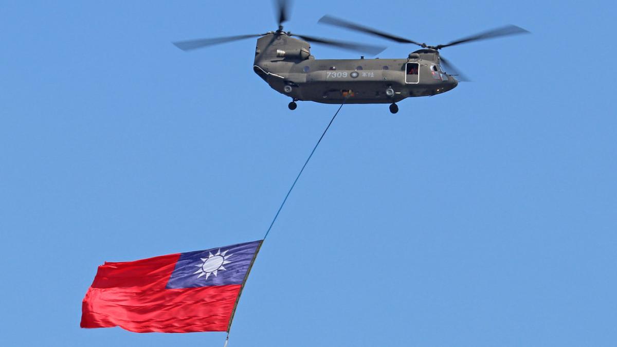 Un pilot taiwanez plănuia să dezerteze în China cu tot cu un elicopter militar fabricat în SUA