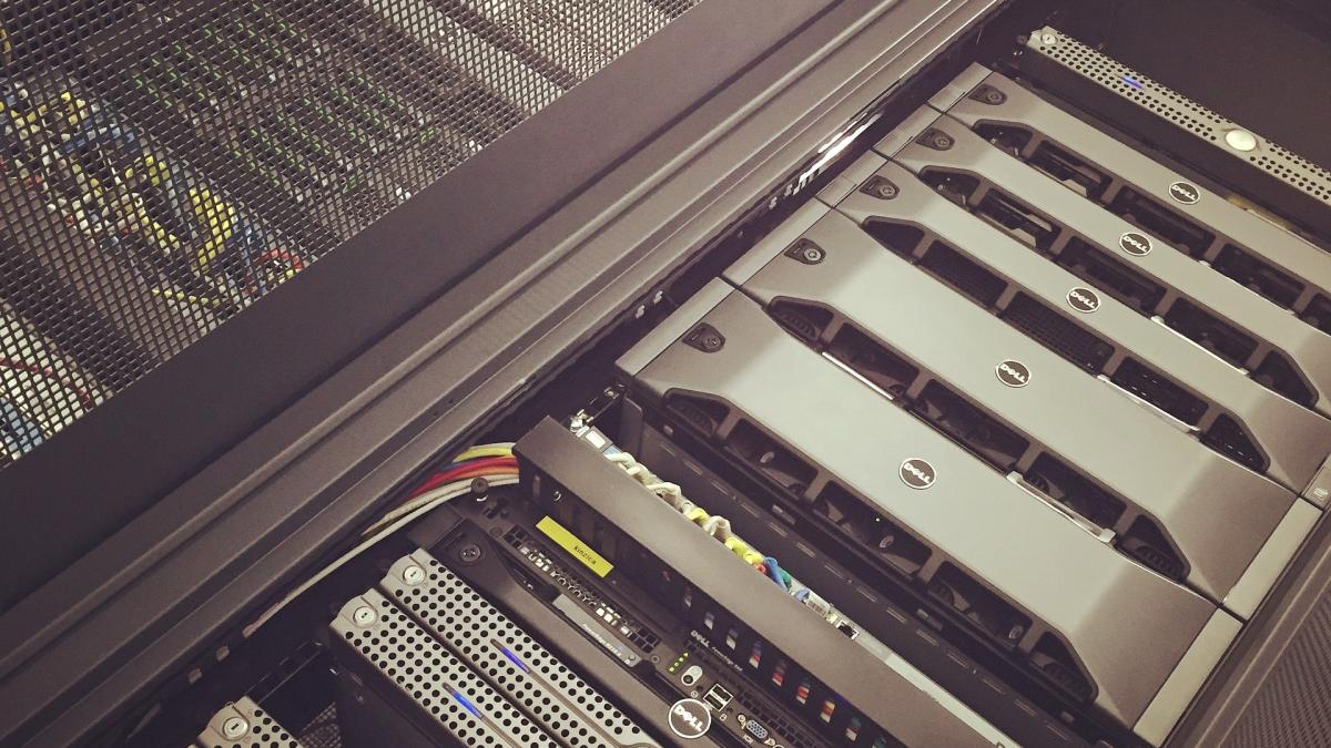 server-farm-705448_1920-1_39186000