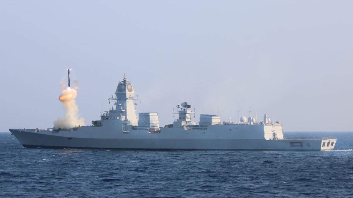 imphal_y-12706_launching_during_trials_80060300