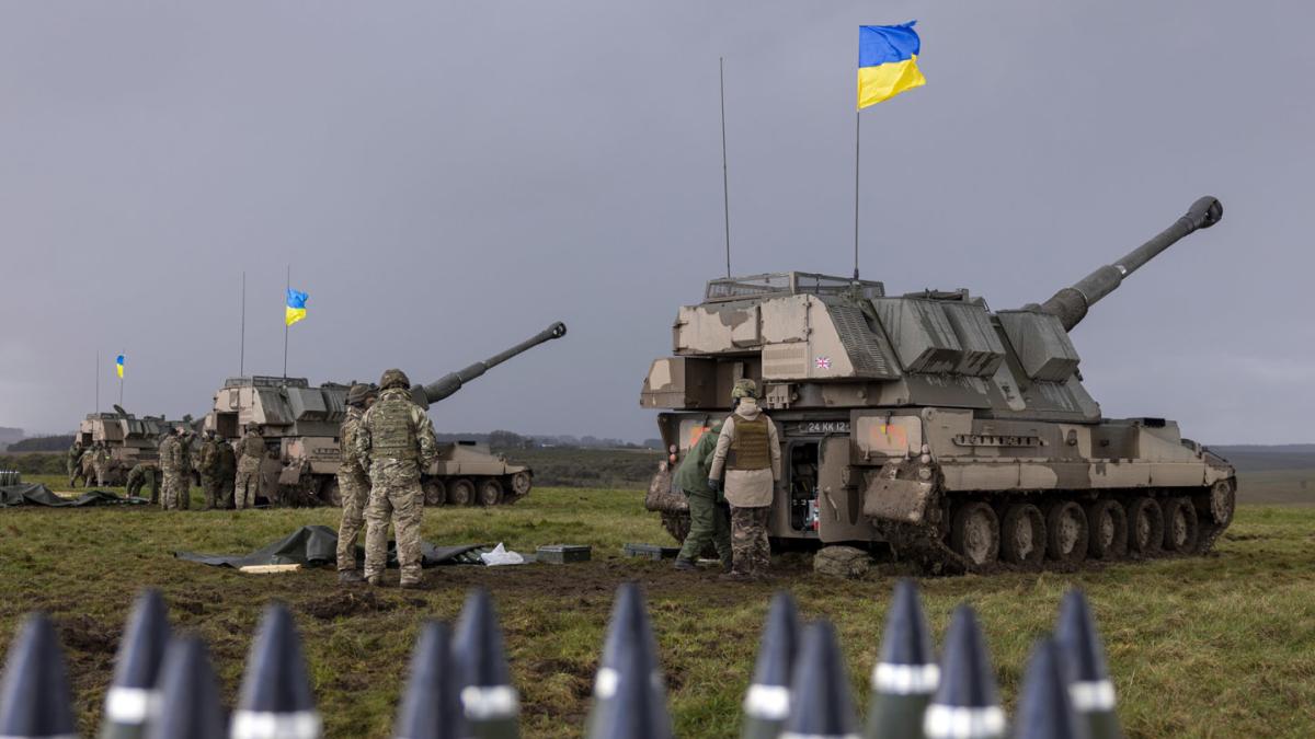 militari-ucraineni-pregatire-obuziere_75009200