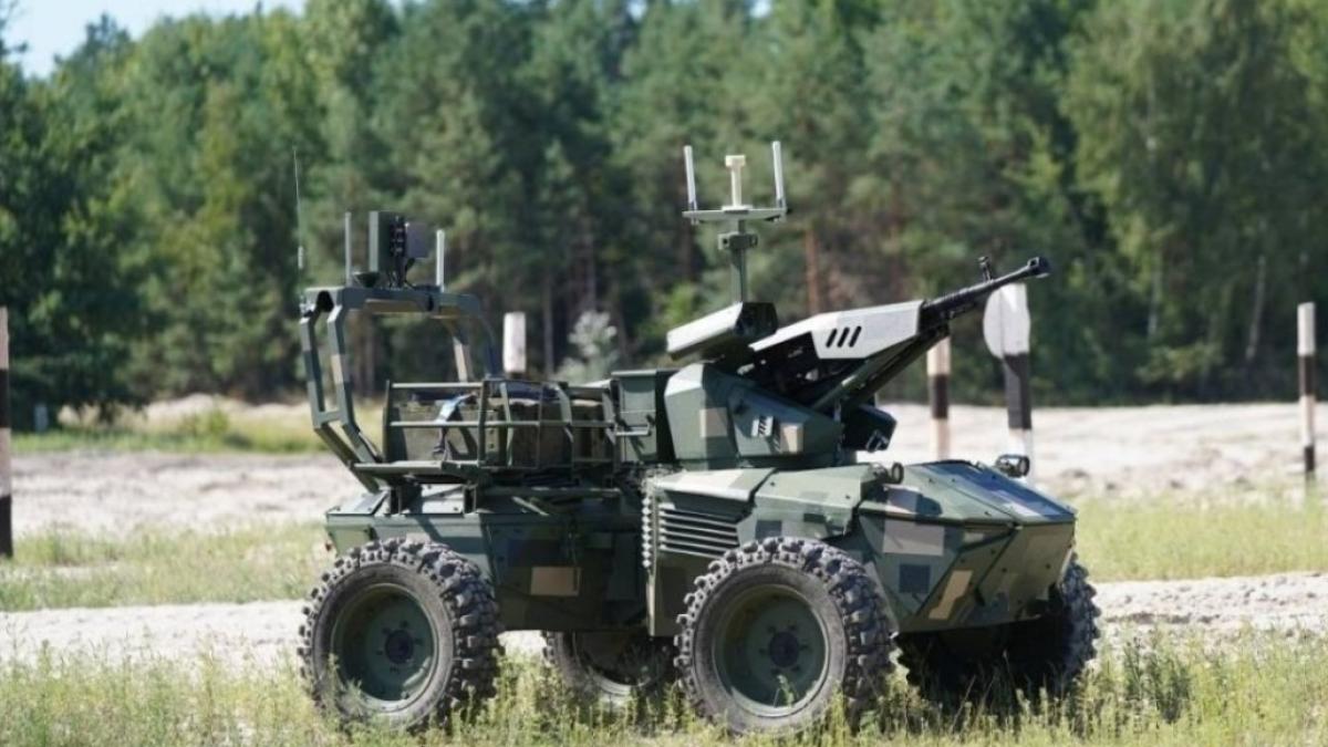 Forţele Armate Ucrainene au utilizat în premieră un vehicul terestru fără pilot Ironclad pentru a ataca o fortăreaţă a trupelor ruse (Foto/Video)