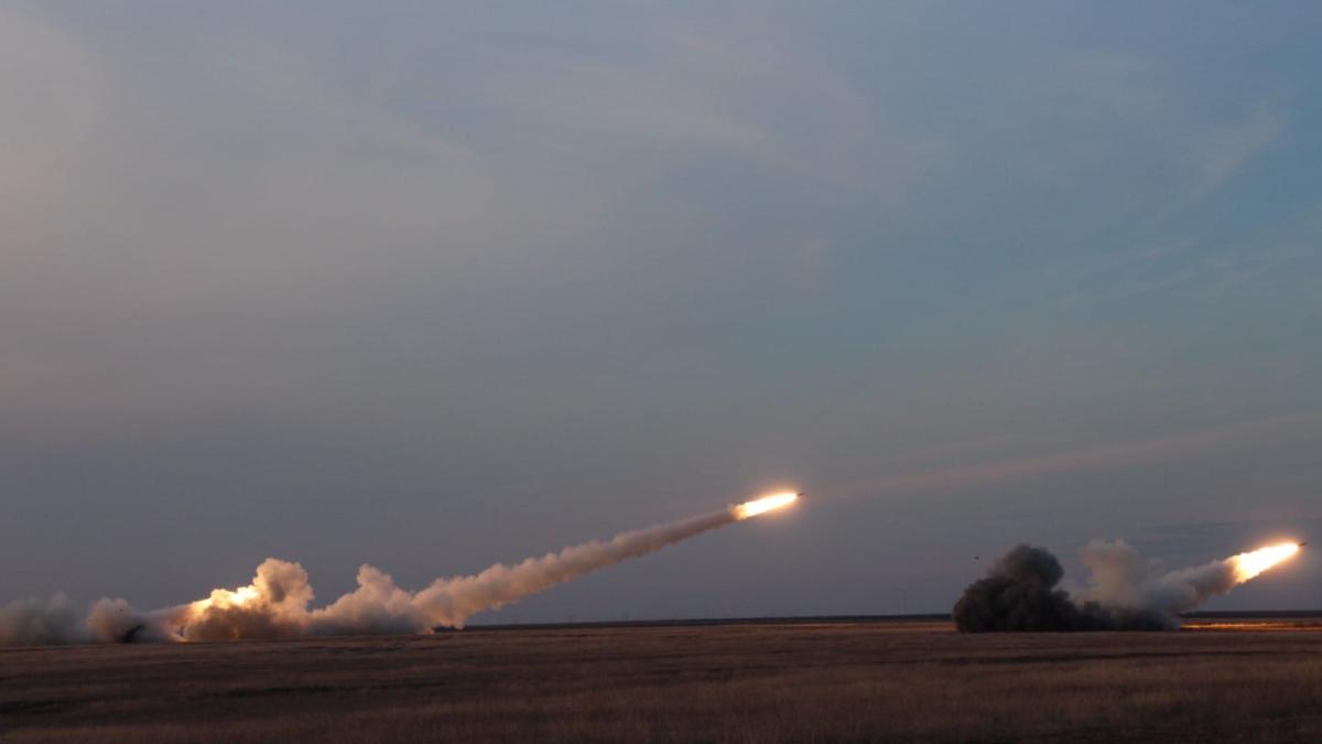 România a lansat rachete din sisteme HIMARS, alături de SUA și aliați (Video). România deține inclusiv rachete ATACMS care pot lovi la 300 kilometri
