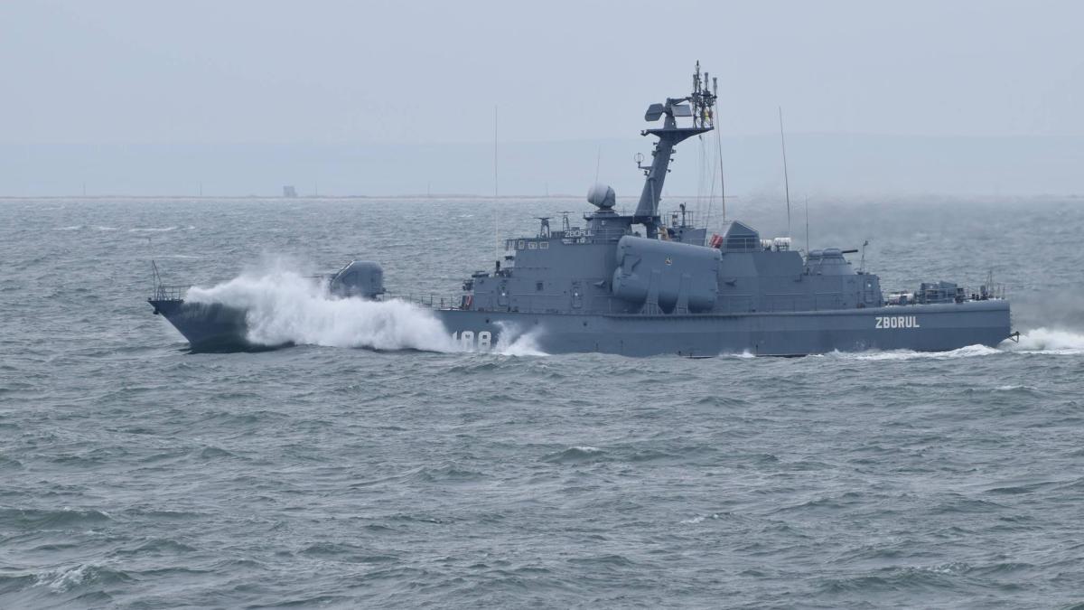 nava-purtatoare-de-rachete-zborul_24178300