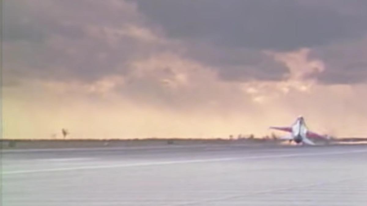 Prima decolare a unui F-16 a fost accidentală, avionul fiind la un pas de prăbușire (VIDEO). 50 de ani mai târziu F-16 e cel mai popular avion din istorie