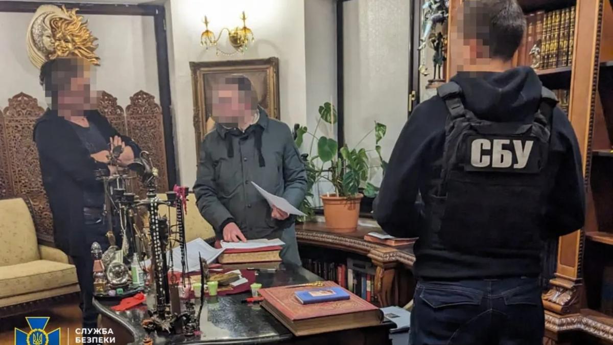 sbu-descindere-ancheta-coruptie-comert-cu-arme-armata-ucraineana_36047600