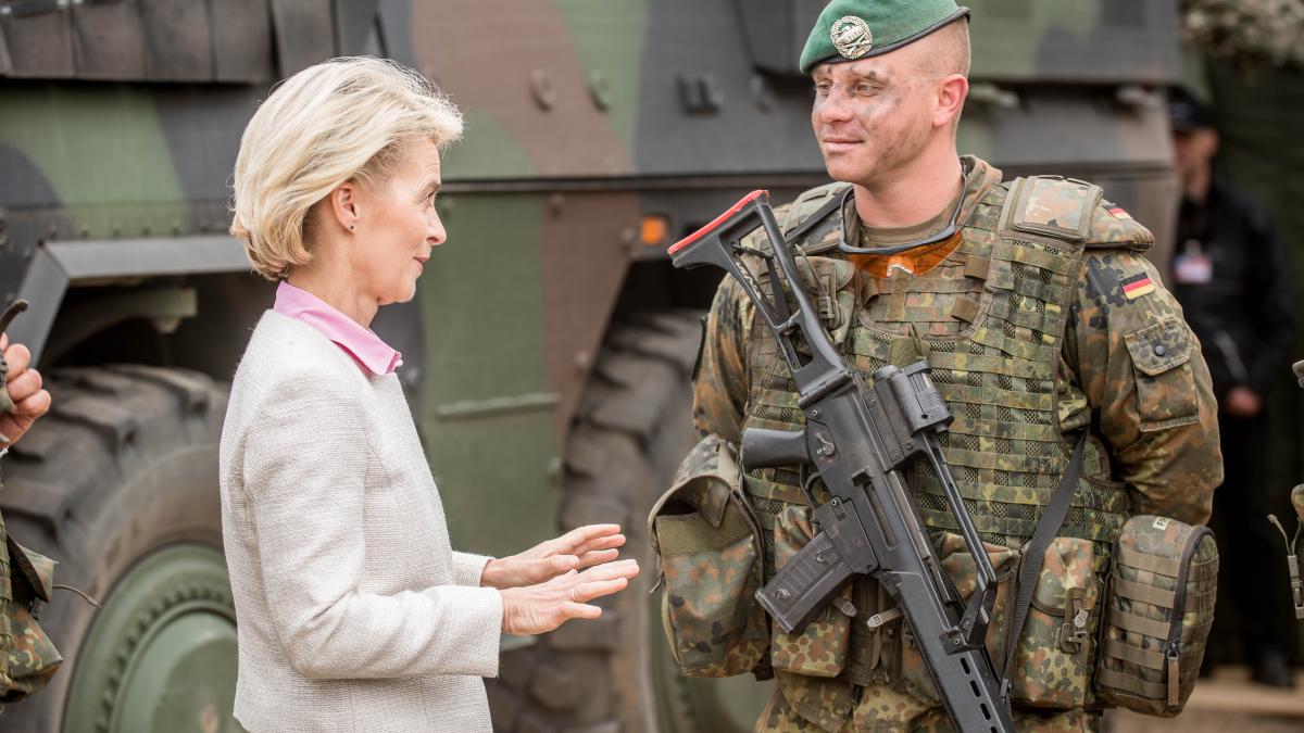 19309632309_9410fc1843_o_12007600