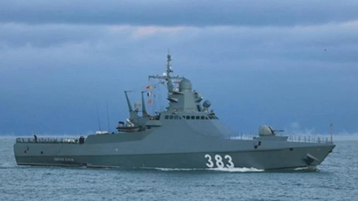 Fum din nou pe Marea Neagră. Nava rusă de luptă modernă Serghei Kotov, distrusă de forțele speciale ale Ucrainei cu drone Magura V5