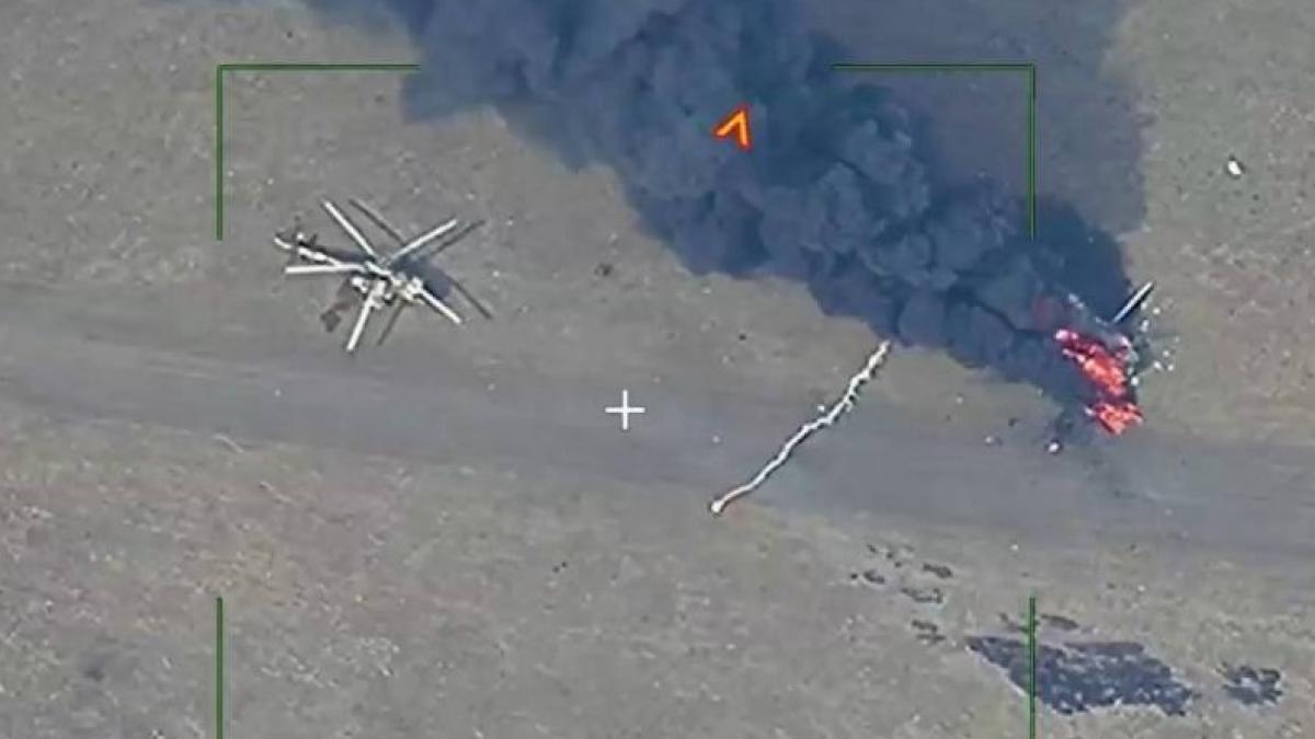 Elicoptere ucrainene Mi-8 distruse de ruși cu lovituri cu dispersie combinate (Video). Rusia „fură” tactica SUA și lovește în mai puțin de 3 minute ținta