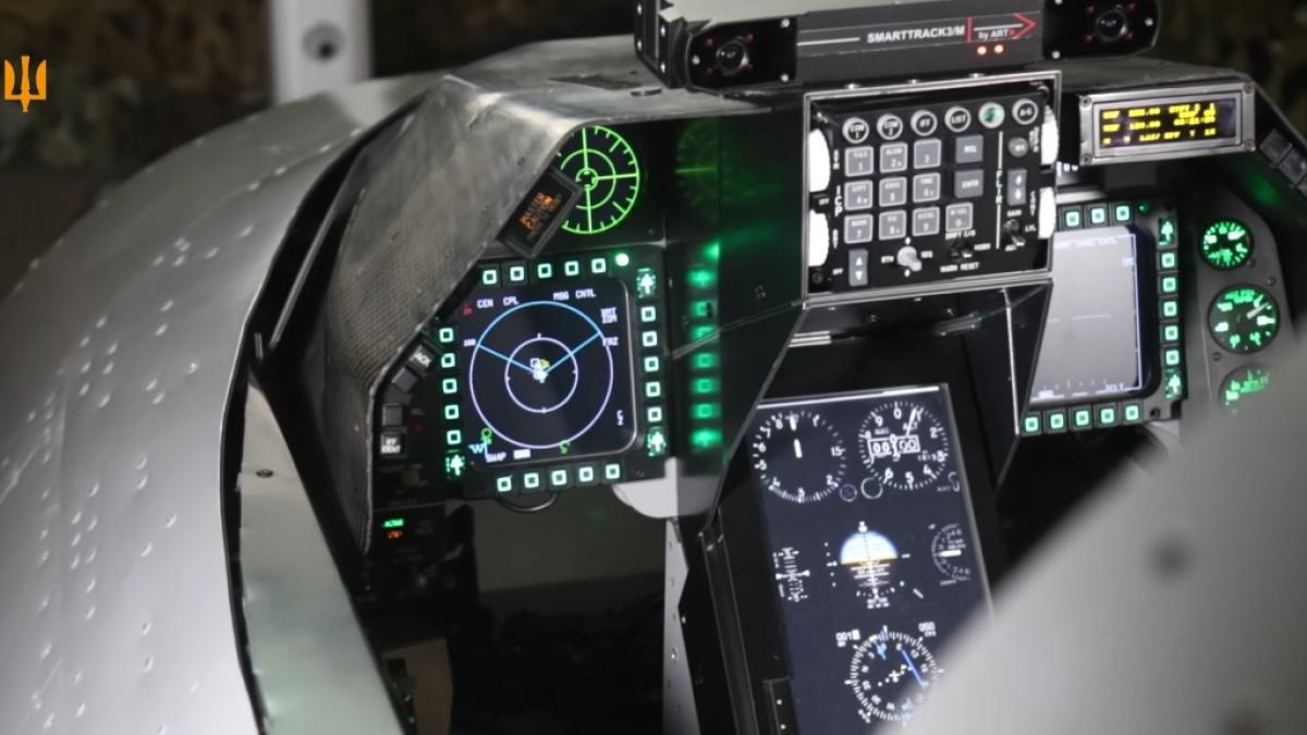 simulator-f-16-primit-de-ucraina-02_17699800