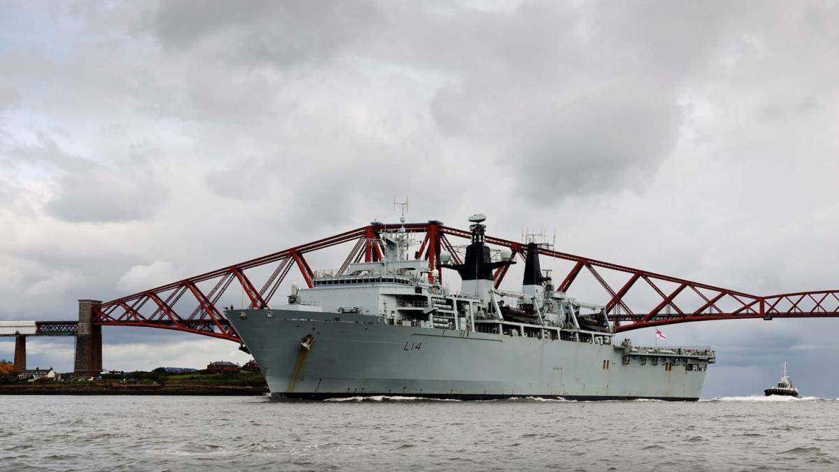 1-hms-albion_14308000