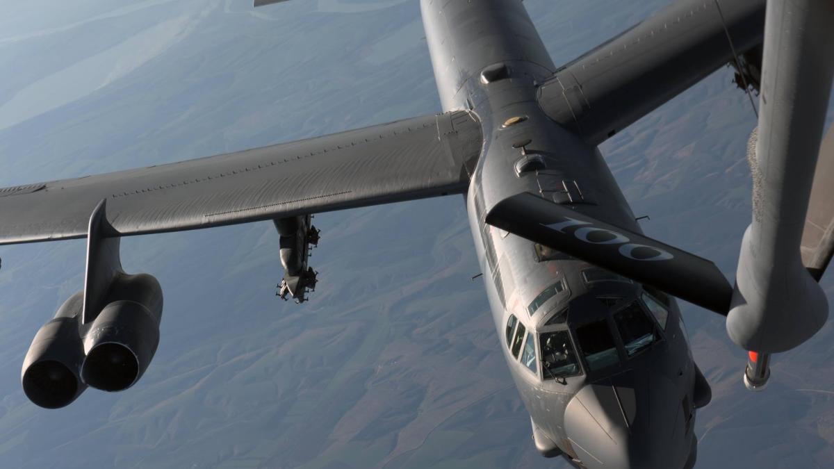 b_52_realimentare_35598800