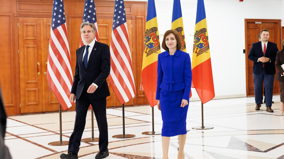 antony-blinken-maia-sandu_46432400