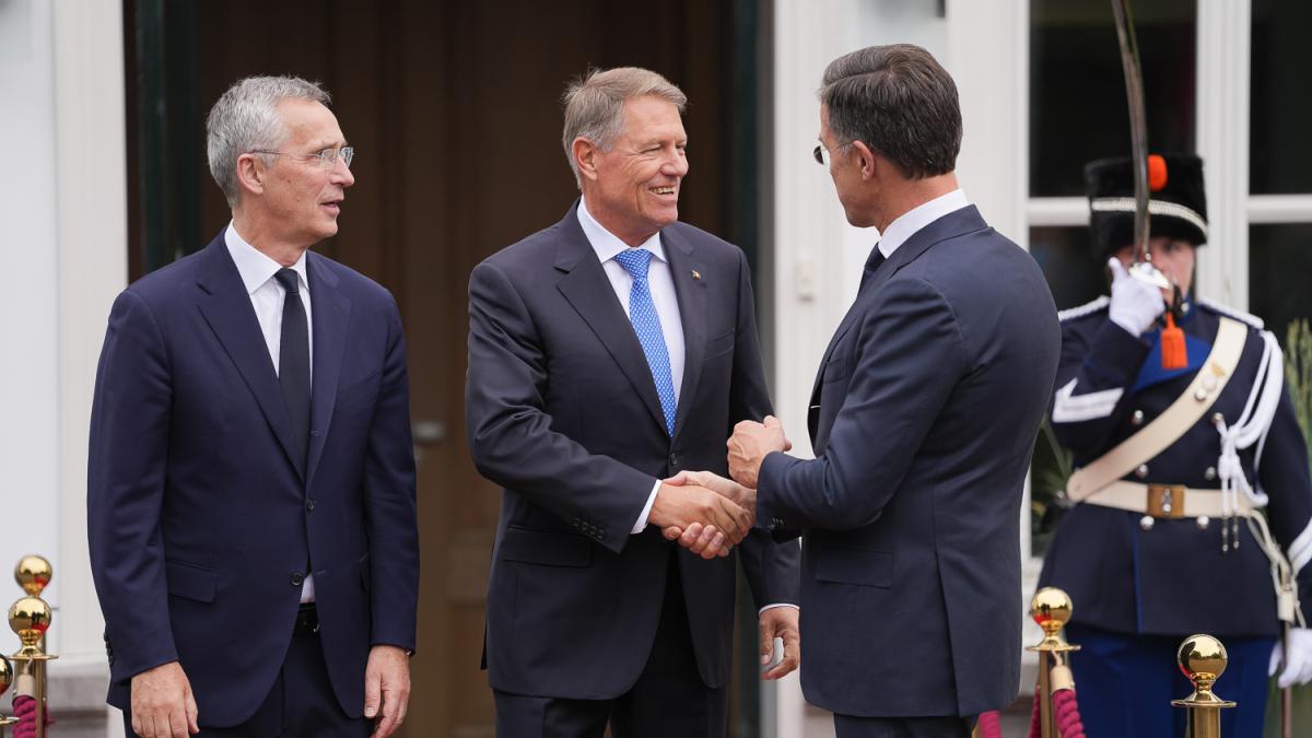 stoltenberg-iohannis-rutte-nato_09158400