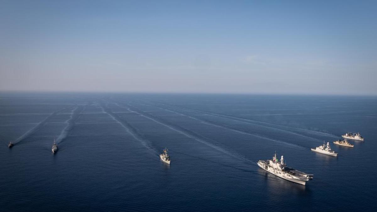 portavionul-cavour-alaturi-de-navele-emf-si-snmg2-in-mediterana---foto-marfor_49986700