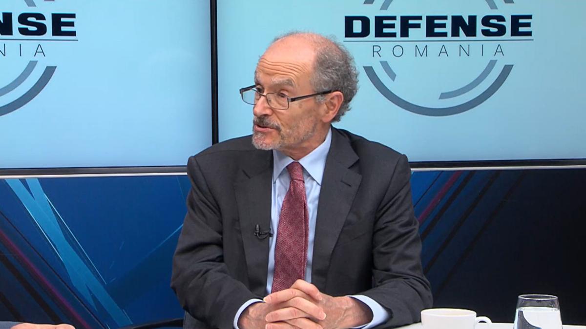 Interviu #DefenseRomania cu Daniel Fried, fostul ambasador al SUA: Dacă va fi război, România nu va trebui să lupte precum Ucraina