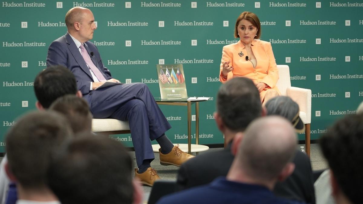 luminita-odobescu_73701500