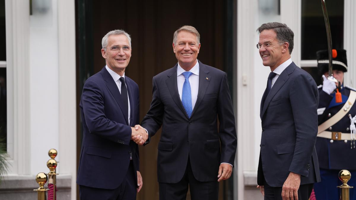 stoltenberg-iohannis-rutte_64323500