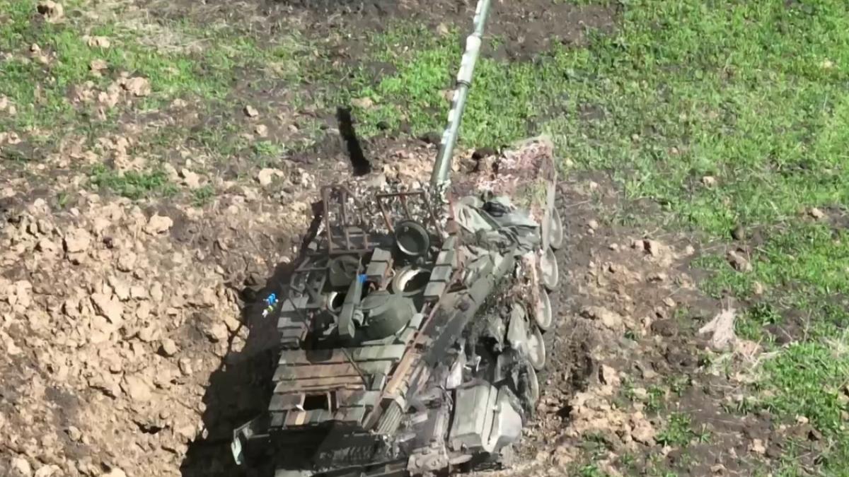 Mult lăudatul tanc rusesc T-90M Proryv continuă seria dezastrelor pe frontul din Ucraina (Foto/Video): Armata rusă a înregistrat pierderea cu numărul 100