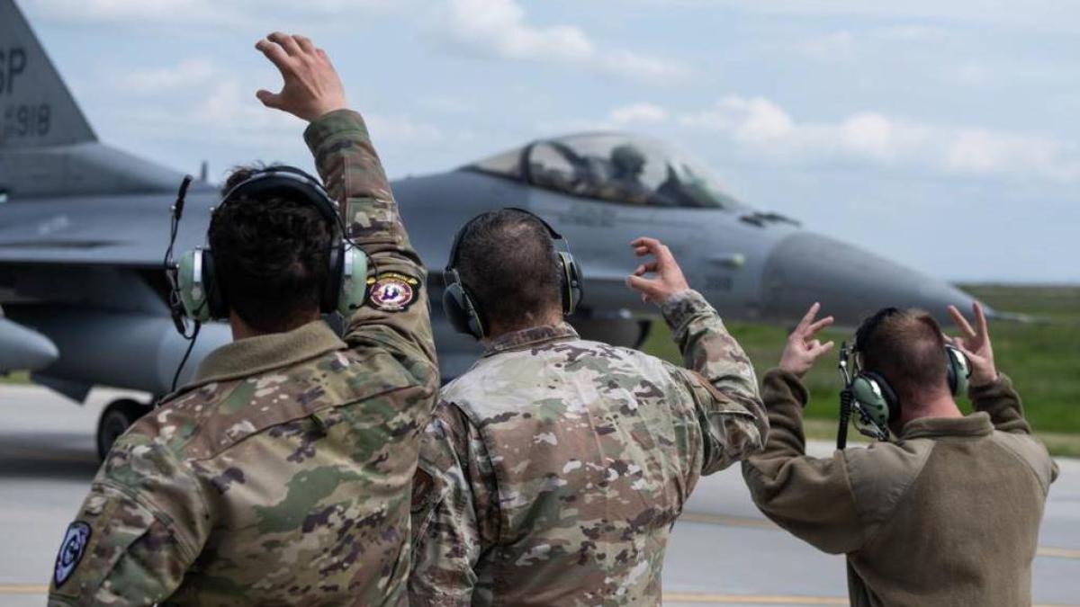 f-16-pregatit-de-decolare_70189700