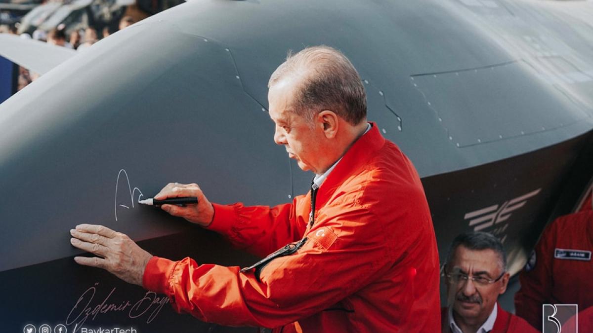 turcia-erdogan-baykar-drone_80294800