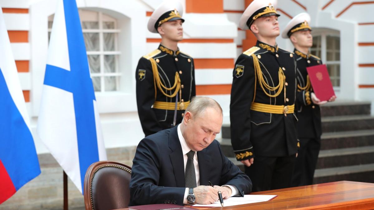 putin-la-ceremonia-de-semnare-a-ordinului-executiv-privind-aprobarea-doctrinei-navale-a-federatiei-ruse-2022_32071500