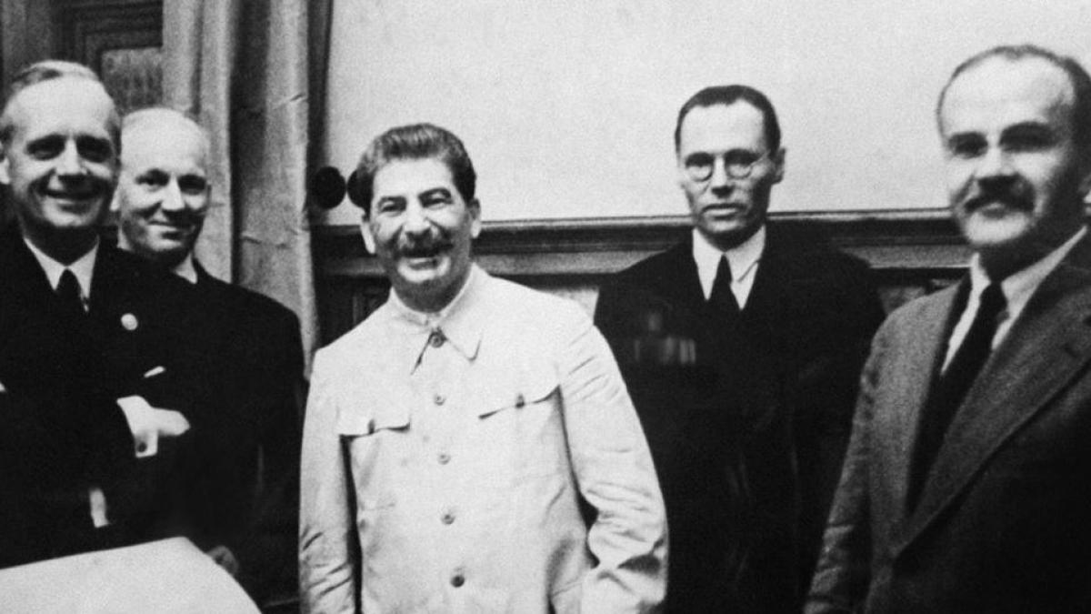 pactul_ribbentrop_molotov_36168700