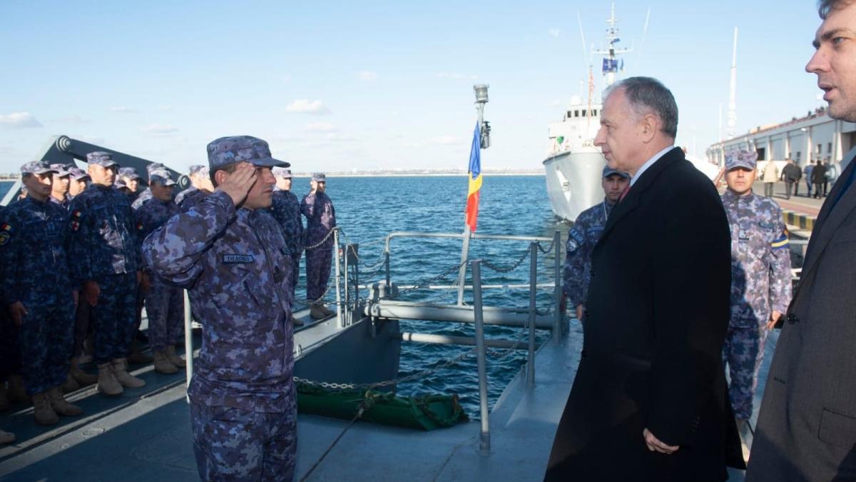 mircea_geoana_dragorul_maritim_prc-e2prc-80prc-9elt__lupu_dinescuprc-e2prc-80prc-9d_03497300