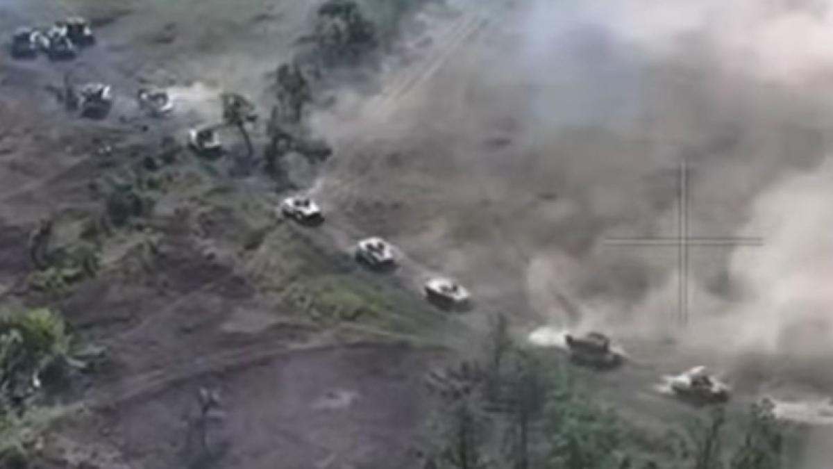 Forțele ucrainene continuă să respingă asalturile rusești în direcția Pokrovsk (Foto/Video): O mare coloană de blindate a fost complet distrusă 