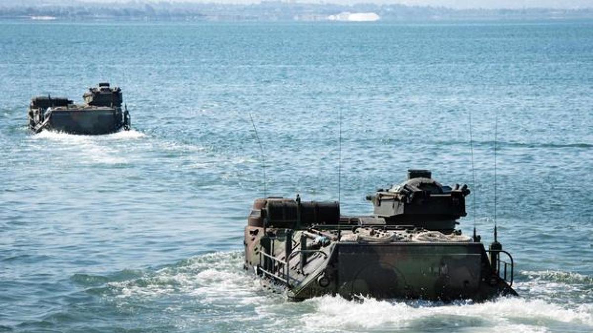 blindat-amfibiu-sua_18011900