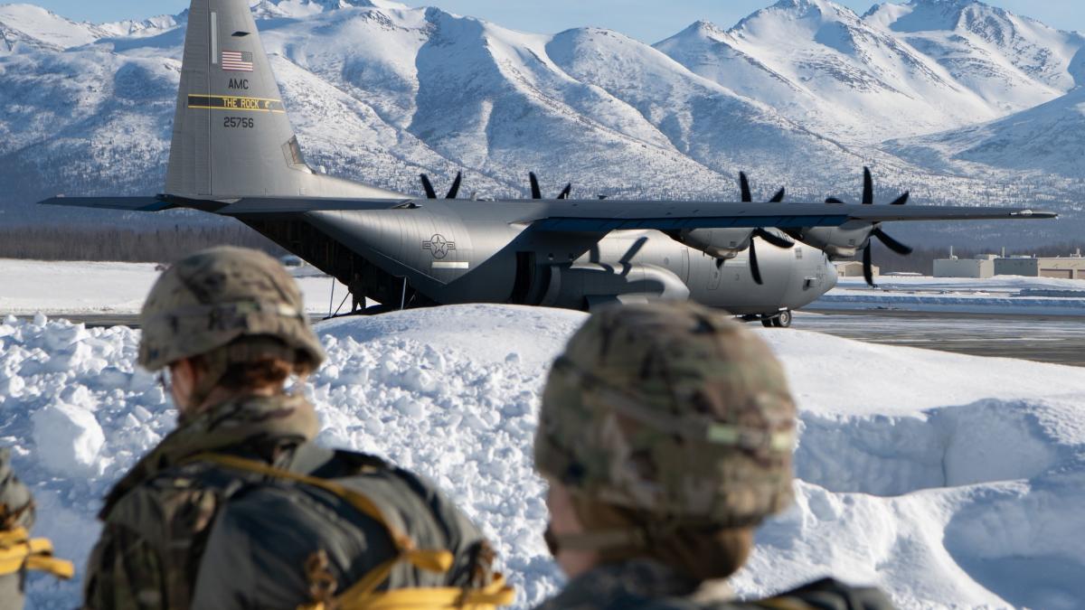 parasutisti-sua-iarna-alaksa-arctic_72595700