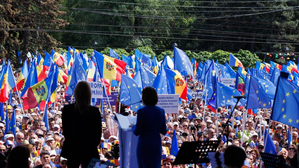 Tot ce trebuie să știi despre alegerile prezidențiale și referendumul pentru Europa din R. Moldova | Obiectiv EuroAtlantic, la DefenseRomania