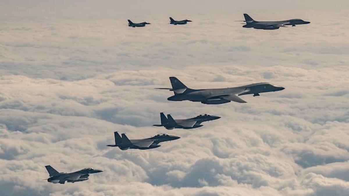 b-1b-alaturi-de-avioane-japoneze-si-sud-coreene_24807300