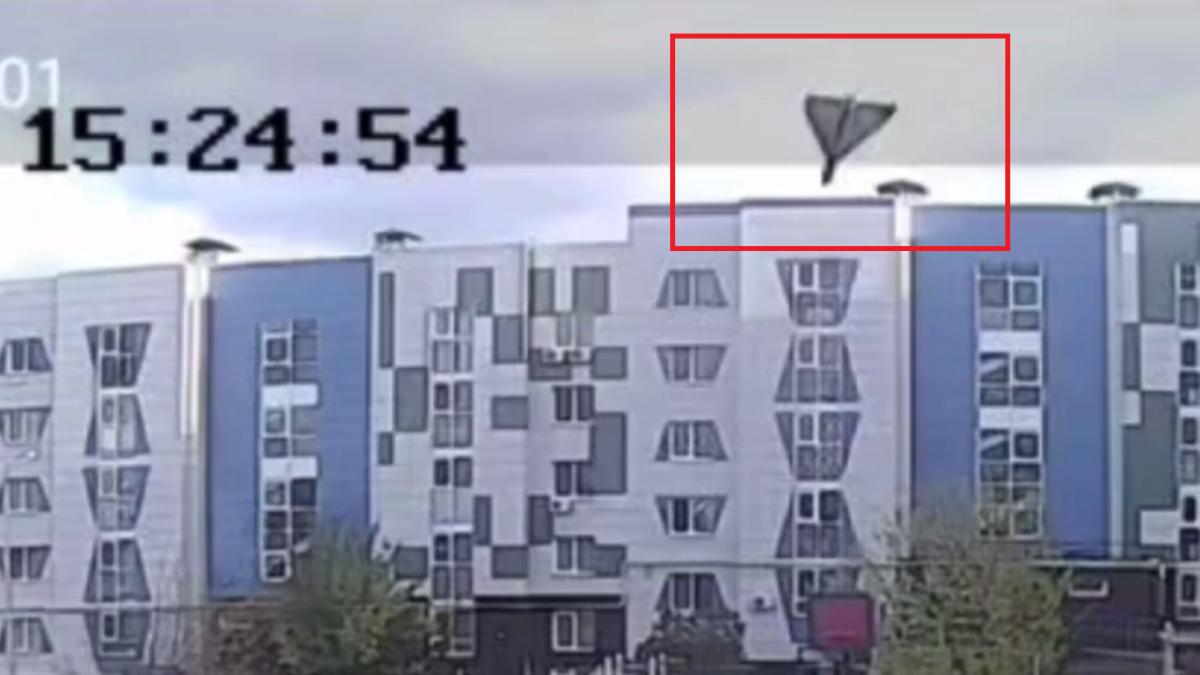 Șah-mat propagandei ruse: Armata rusă își bombardează proprii cetățeni. Imagini video spectaculoase cu o dronă Shahed care lovește un bloc din Rusia