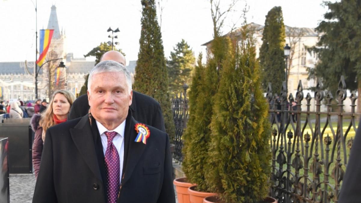 adrian-zuckerman-amb_fb_78014900_62826400