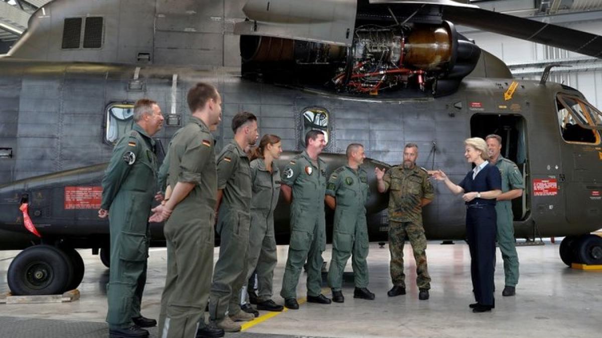 ursula_von_der_leyen_si_soldatii_germani_66492100