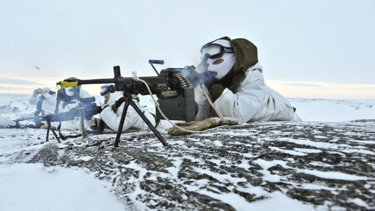 militari-canadieni-arctica_02611700