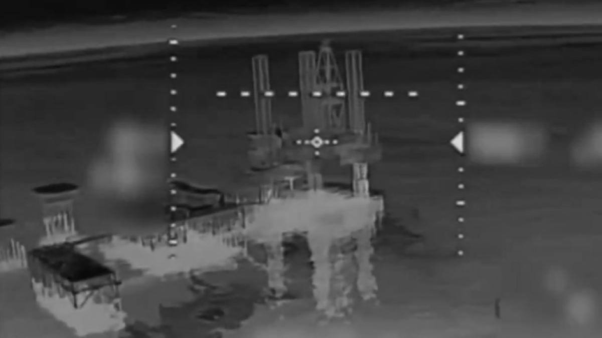 marina-ucraineana-ataca-platforme-petroliere-din-marea-neagra_53509500