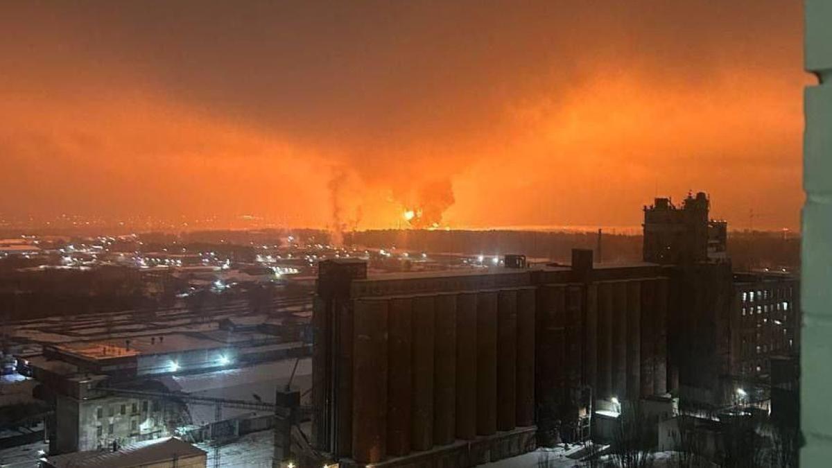 Incendiu la un depozit de petrol din Briansk, ca urmare a unui atac cu drone ucrainene