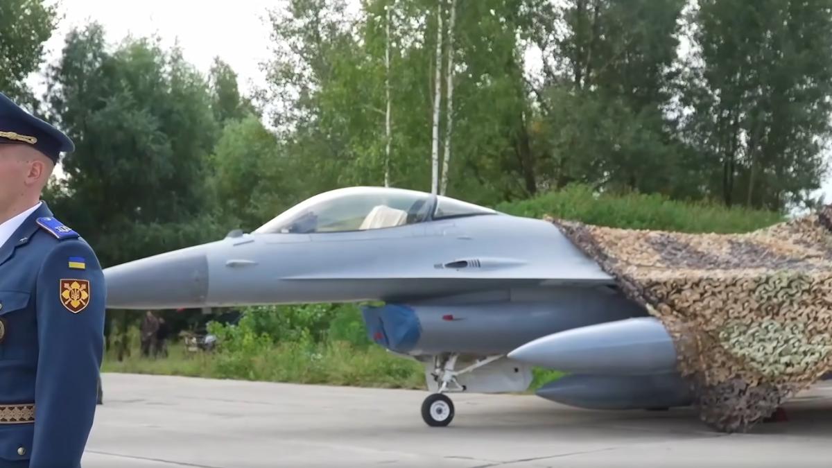 f-16-ucraina_16377600