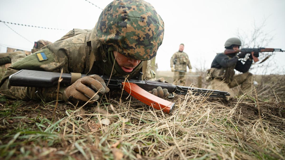 armata-ucraineana-militar-ucrainean-militari-ucraineni-antrenament_71757300