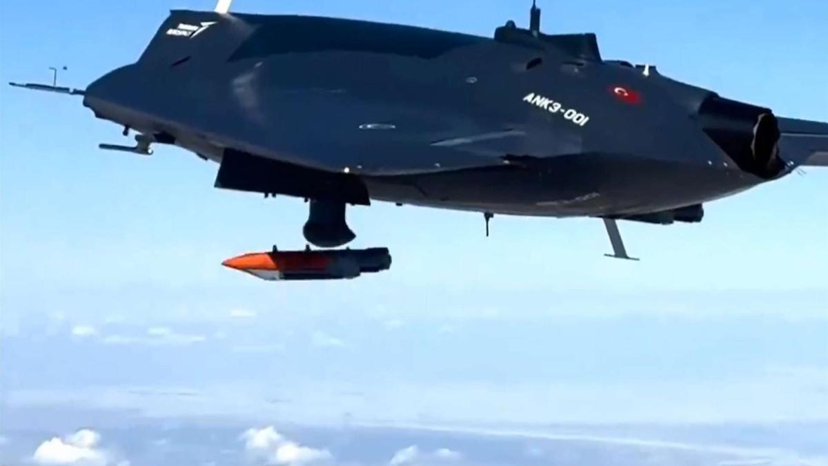 Moment istoric pentru Anka-3 (Video): Primul avion stealth de luptă fără pilot al Turciei a lansat de la 6.000 metri altitudine muniție ghidată reală 