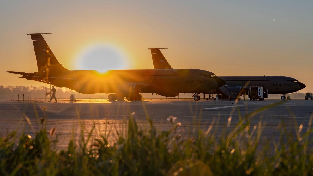 avioane-kc-135-stratotankers_10657600
