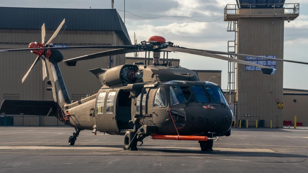 Legendarele elicoptere UH-60 Black Hawk, într-o nouă versiune cu 50% mai puternice (Video): Test în premieră al unui UH-60 cu noile motoare T901