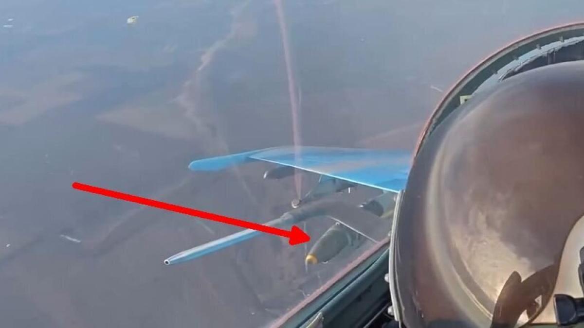 bomba-jdam-er-lansata-de-un-su-27-ucrainean_55238000